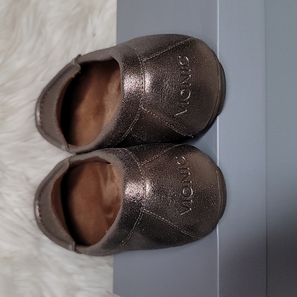 Women's Vionic Chill Debbie Metallic, Gold, US Size 9.5 - Picture 3 of 11